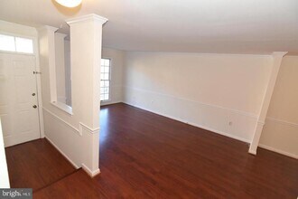 4205 Devonwood Way in Woodbridge, VA - Building Photo - Building Photo