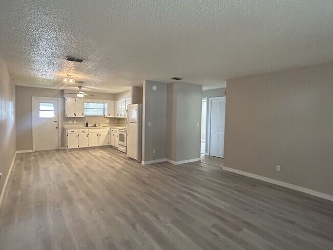 1025 Mississippi Ave in St. Cloud, FL - Building Photo - Building Photo