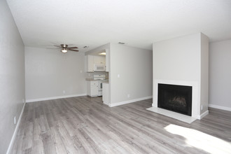 Riverbelle Park Apartments in Sacramento, CA - Building Photo - Interior Photo