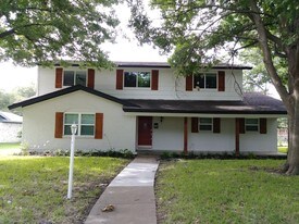 11356 Drummond Dr in Dallas, TX - Building Photo