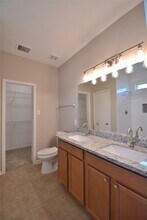 10819 Shannon Mills Ln in Houston, TX - Foto de edificio - Building Photo