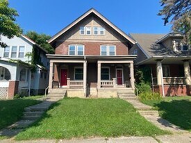 2257 Summit St in Columbus, OH - Building Photo