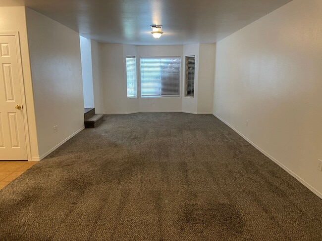 1056 Edgewater Ln in Moses Lake, WA - Building Photo - Building Photo