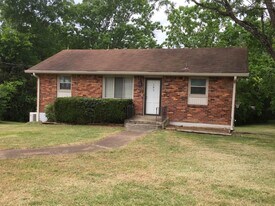 103 Cranwill Dr in Hendersonville, TN - Building Photo