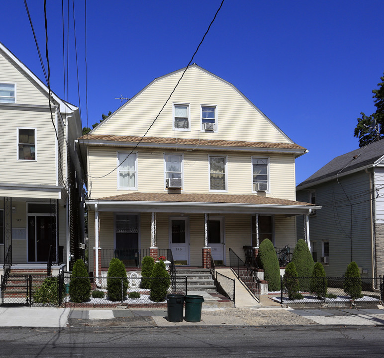 138 W Lincoln Ave in Mount Vernon, NY - Building Photo