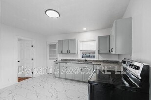 405 N Walnut St in Pittsburg, KS - Building Photo