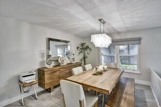 6046 W Peppertree Way in Sarasota, FL - Building Photo - Building Photo