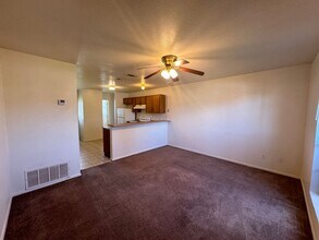 1104 Leslie Cir in Killeen, TX - Foto de edificio - Building Photo