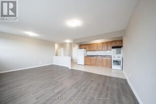 468 Ottawa St N in Hamilton, ON - Building Photo