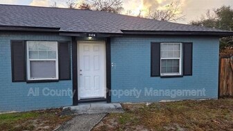 1524 Moonlite Dr in Lakeland, FL - Building Photo