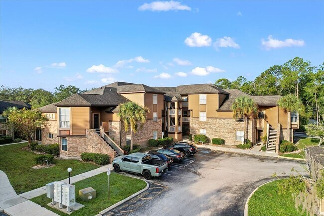 494 N Pin Oak Pl in Longwood, FL - Building Photo - Building Photo