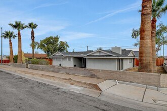 443 National St in Henderson, NV - Building Photo - Building Photo