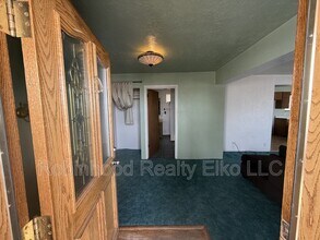 811 Country Ln in Lamoille, NV - Building Photo - Building Photo