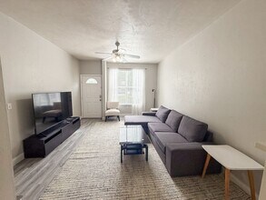 3584 SW 30th Way in Gainesville, FL - Building Photo - Building Photo