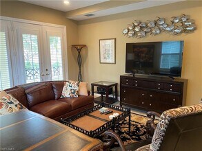 2662 Bolero Dr in Naples, FL - Foto de edificio - Building Photo