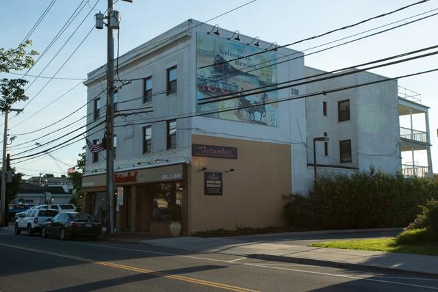 1230 Broadway in Hewlett, NY - Building Photo
