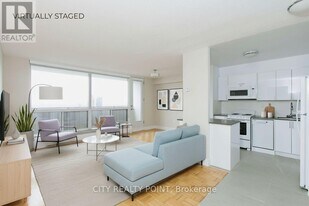 666 Spadina Ave. in Toronto, ON - Building Photo