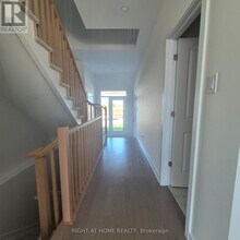102 Ploughshare Rd in Ottawa, ON - Building Photo - Building Photo