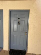 1545 Lake Crystal Dr in West Palm Beach, FL - Building Photo - Building Photo