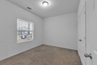 209 Oldbridge Dr in Hutto, TX - Building Photo - Building Photo