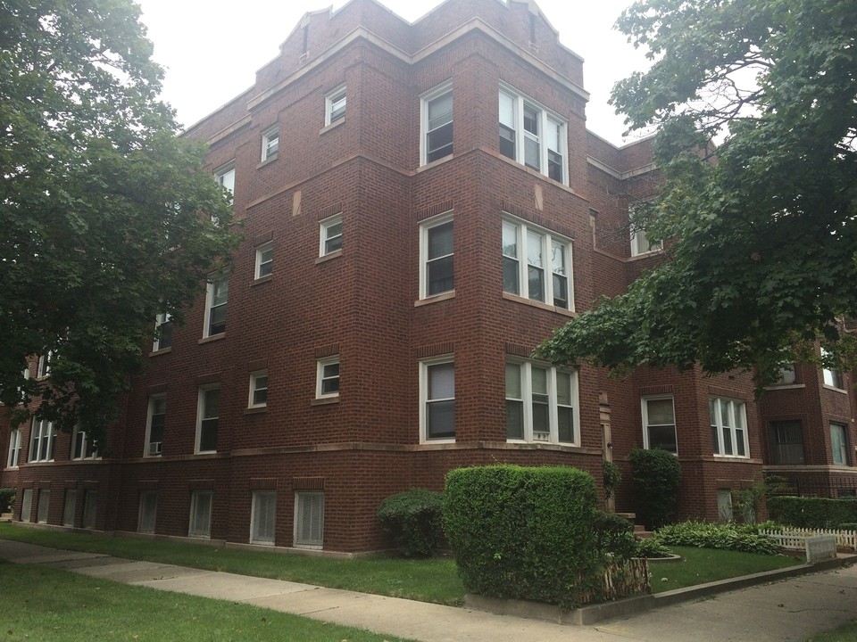 10952 S Vernon Ave in Chicago, IL - Building Photo