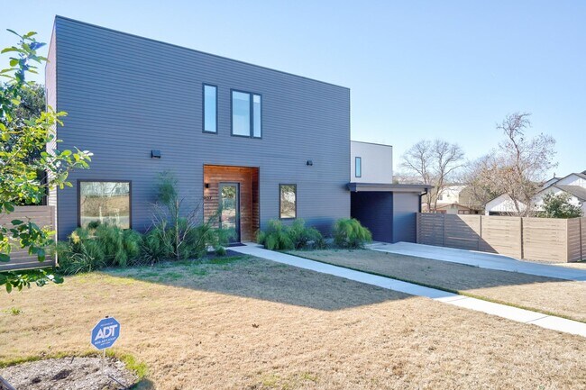 907 Barton Skyway in Austin, TX - Building Photo - Building Photo
