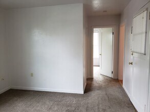 302 1st Ave, Unit 5 in Lewiston, ID - Building Photo - Building Photo