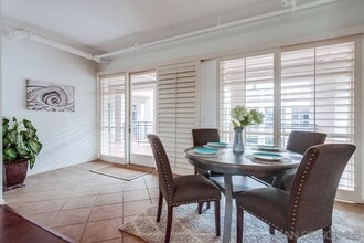 7514 Girard Ave in San Diego, CA - Building Photo - Building Photo
