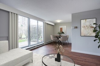 Tyandaga Terrace Apartments in Burlington, ON - Building Photo - Building Photo
