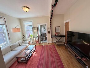 60 1/2 Sacramento St in Cambridge, MA - Foto de edificio - Building Photo