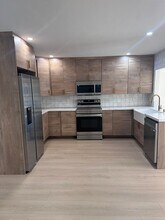 8987 Jade Coast Ln in San Diego, CA - Building Photo - Building Photo