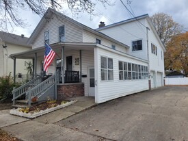 17 Wilmot St, Unit 1 in Glens Falls, NY - Building Photo