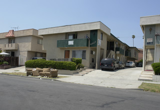 4821 Rosewood Ave in Los Angeles, CA - Building Photo - Building Photo