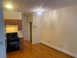 202 Hurley St in Cambridge, MA - Foto de edificio - Building Photo