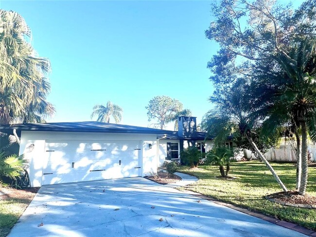 1871 Del Robles Terrace in Clearwater, FL - Building Photo - Building Photo