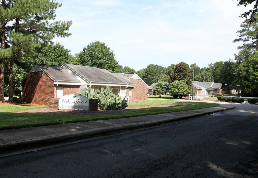 Walnut Grove Apartments in Pittsboro, NC - Building Photo