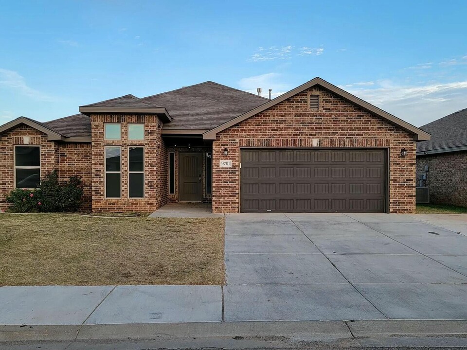 9701 Ross Avenue in Lubbock, TX - Building Photo