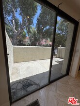 6205 1/2 Nita Ave in Los Angeles, CA - Foto de edificio - Building Photo