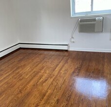 8549 Niles Center Rd-Unit -2-NORTH in Skokie, IL - Building Photo - Building Photo