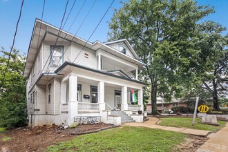 Kisor Flats in Birmingham, AL - Building Photo - Interior Photo