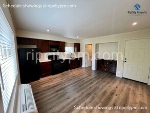 239 NE Lincoln St in Hillsboro, OR - Building Photo - Building Photo