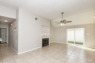 6710 Silver Sage Dr in Fort Worth, TX - Building Photo - Building Photo