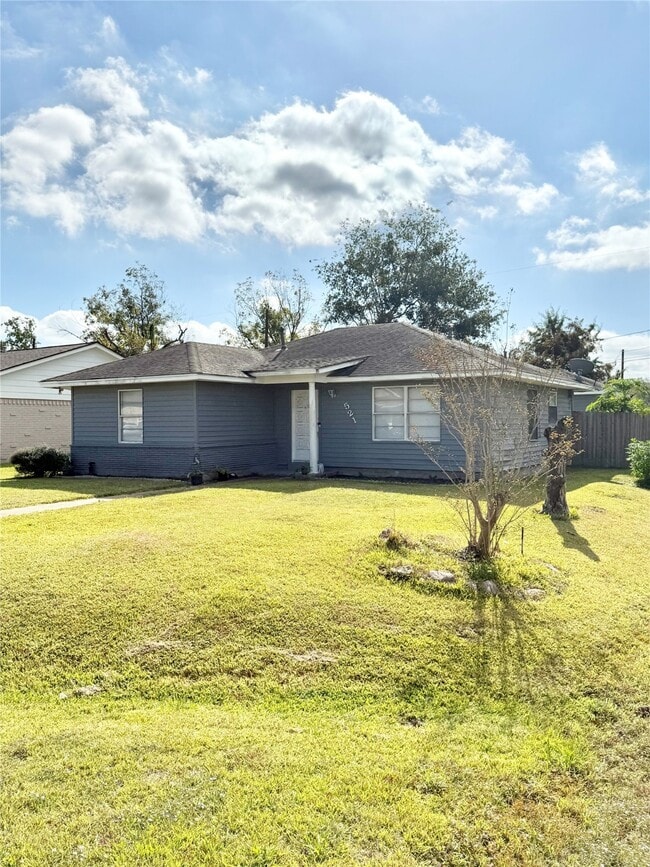 property at 521 Cypress Dr