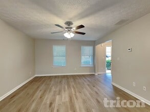 3869 Alderwoods Dr in Jonesboro, GA - Building Photo - Building Photo