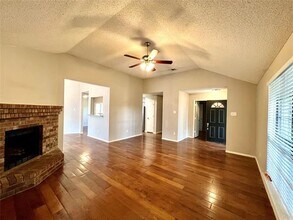 7155 Penshire Dr in Dallas, TX - Building Photo - Building Photo