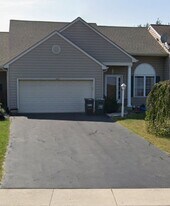 145 Julia Ln in Lebanon, PA - Building Photo