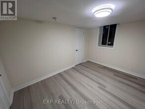 938 Wrenwood Dr in Oshawa, ON - Building Photo - Building Photo