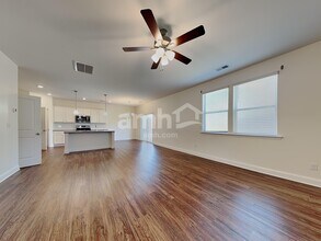 130 Alaina Ct in Mooresville, NC - Foto de edificio - Building Photo