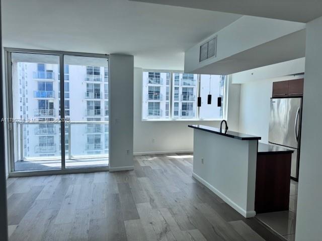 253 NE 2nd St, Unit 2508 in Miami, FL - Building Photo - Building Photo
