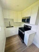 905 SW 13th Ct in Miami, FL - Building Photo - Building Photo